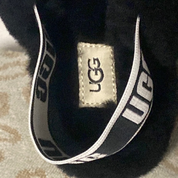 NEW Ugg Fluff Yeah Slides size 6🖤+OPI 4 set+💄Revlon red lipstick - Picture 12 of 17